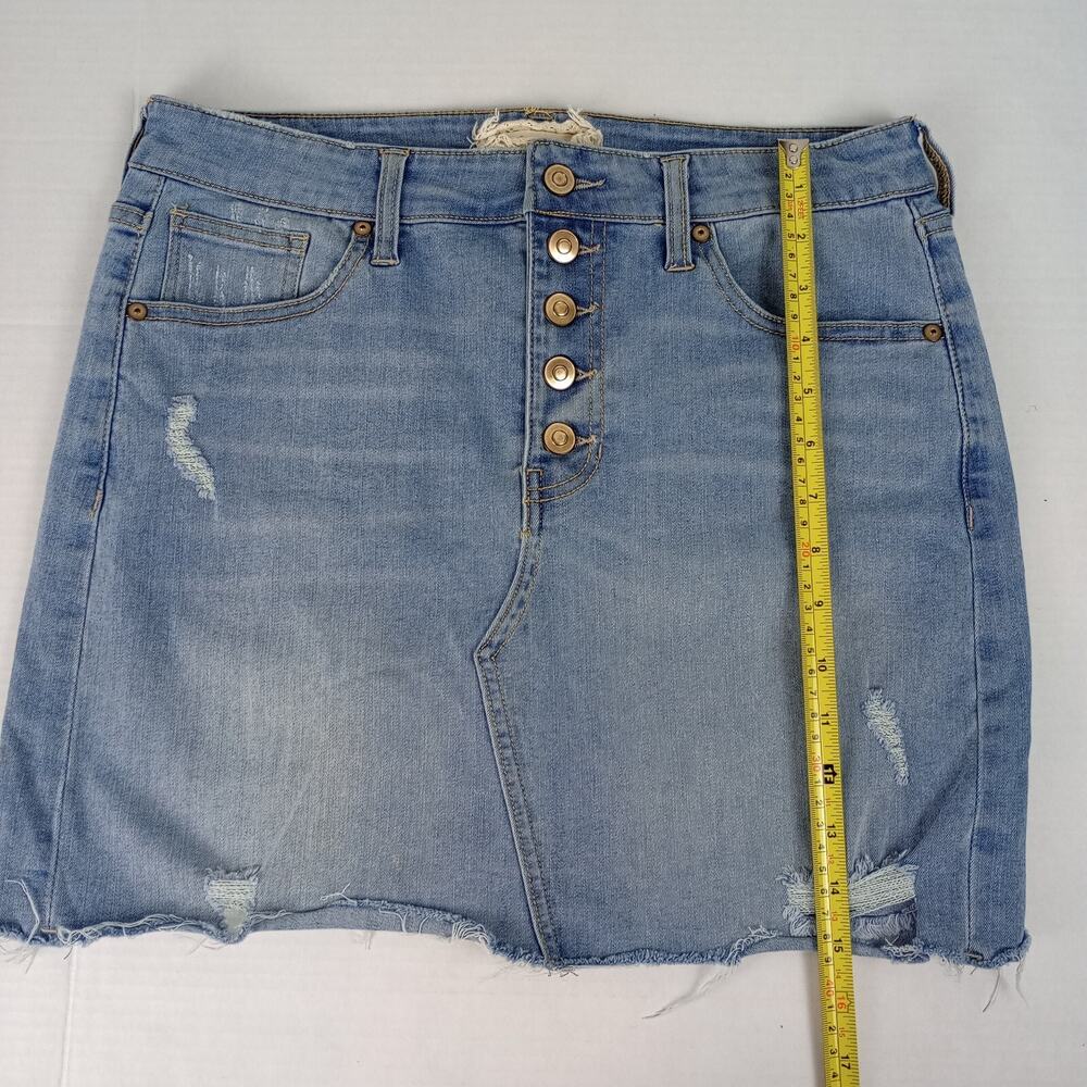 Altar'd State Women's M Light Blue Distressed Denim Mini Skirt 5 Buttons - Picture 6 of 10